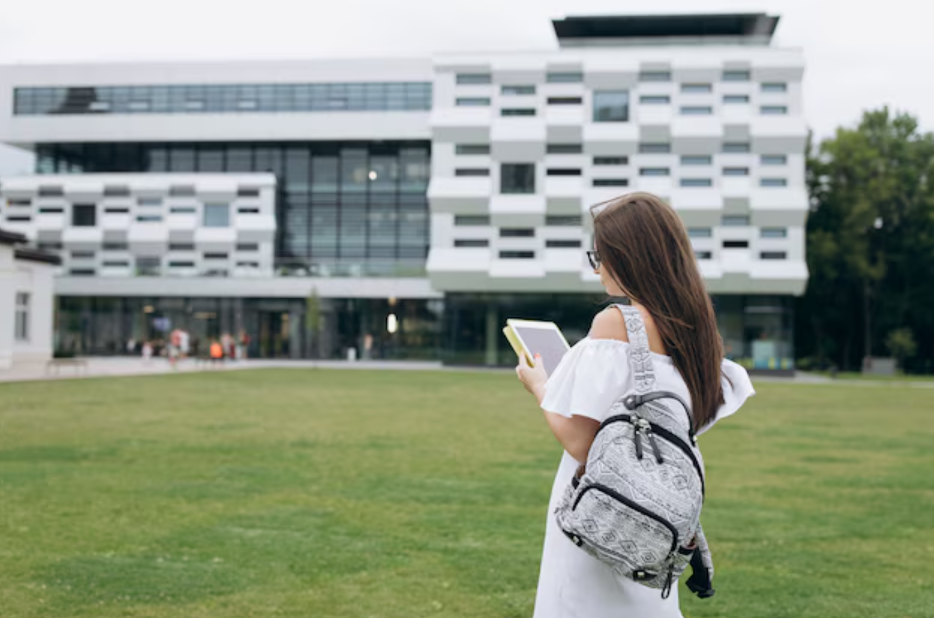 Entrada a la Universidad